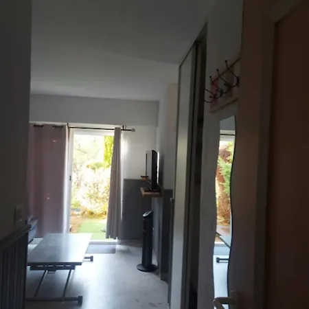 Bright Near Apartmán